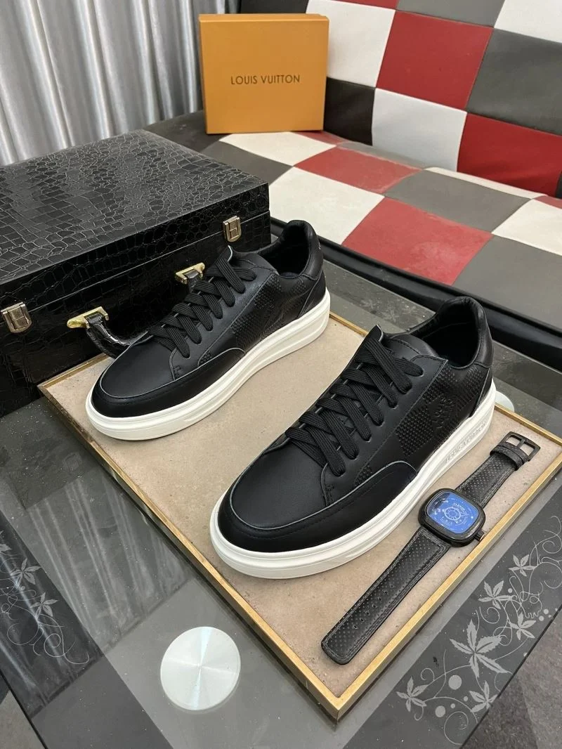 Minimalist Louis Vuitton Low Shoes 32895