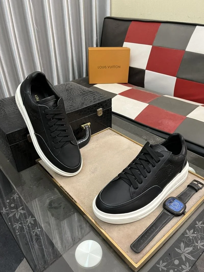 Minimalist Louis Vuitton Low Shoes 32895
