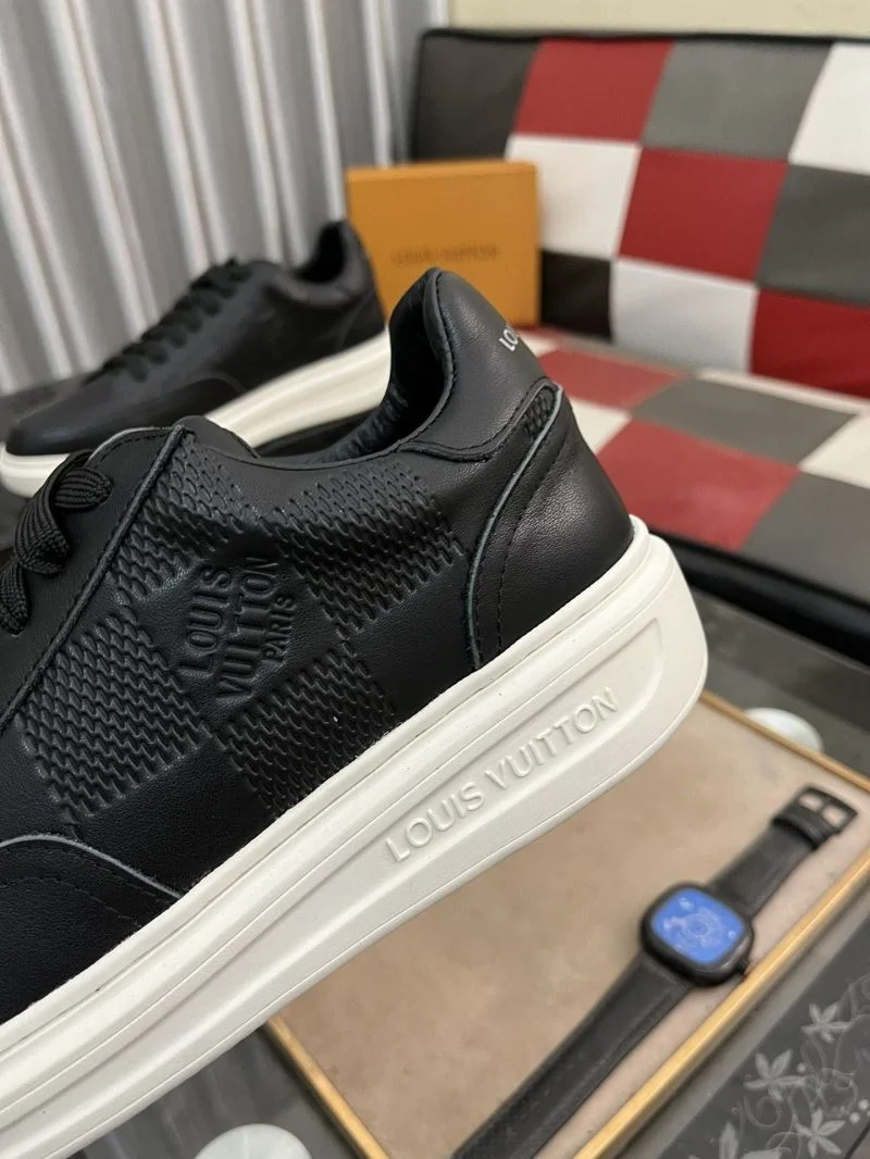 Minimalist Louis Vuitton Low Shoes 32895