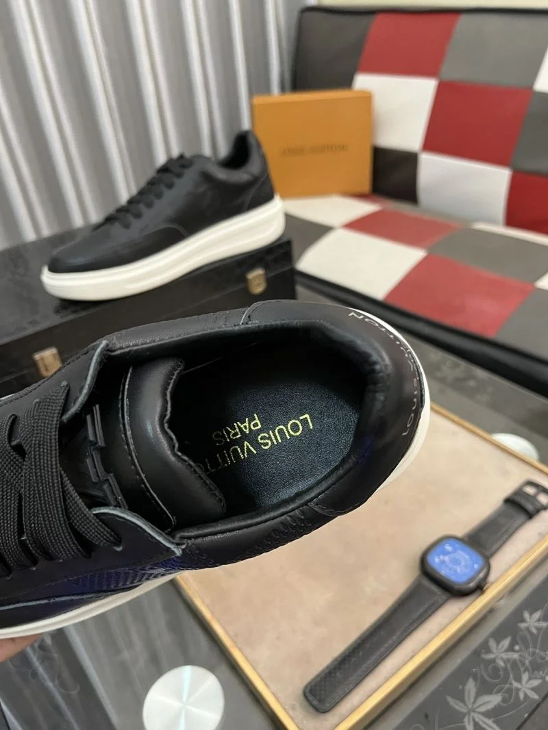 Minimalist Louis Vuitton Low Shoes 32895