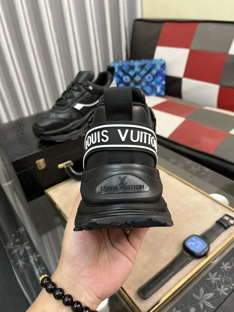 WaterResistant Louis Vuitton Low Shoes 32879