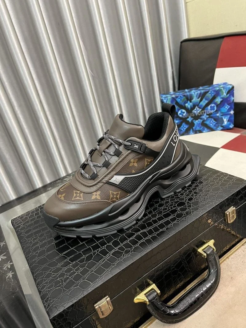 Sporty Louis Vuitton Low Shoes 32897