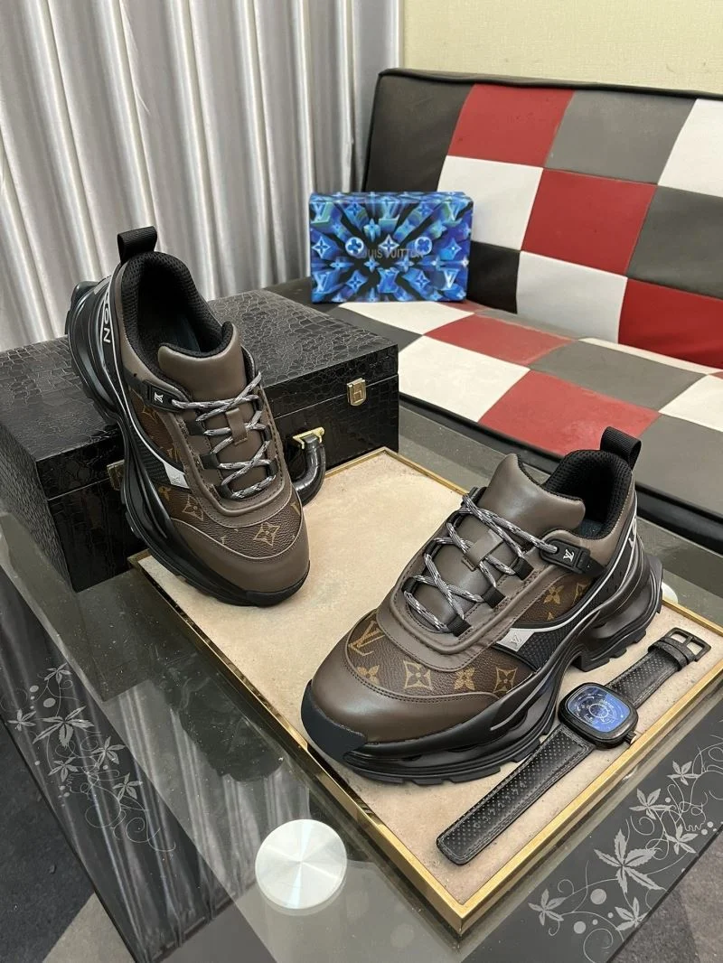 Sporty Louis Vuitton Low Shoes 32897