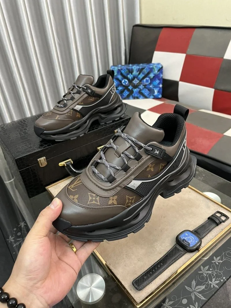 Sporty Louis Vuitton Low Shoes 32897