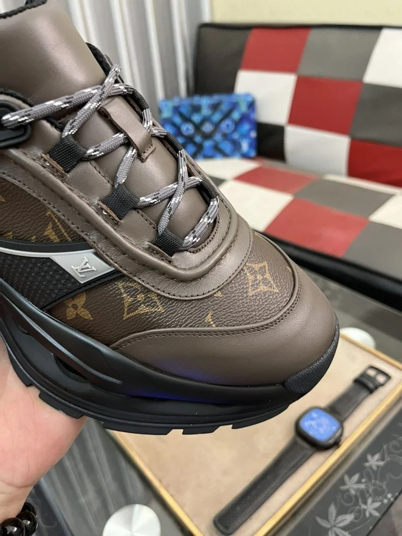 Sporty Louis Vuitton Low Shoes 32897