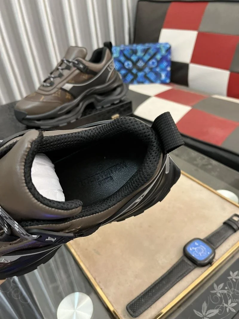 Sporty Louis Vuitton Low Shoes 32897