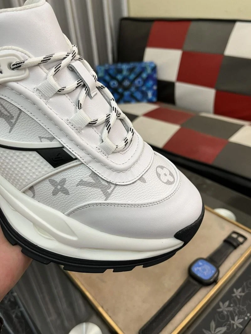 ComfortFit Louis Vuitton Low Shoes 32894