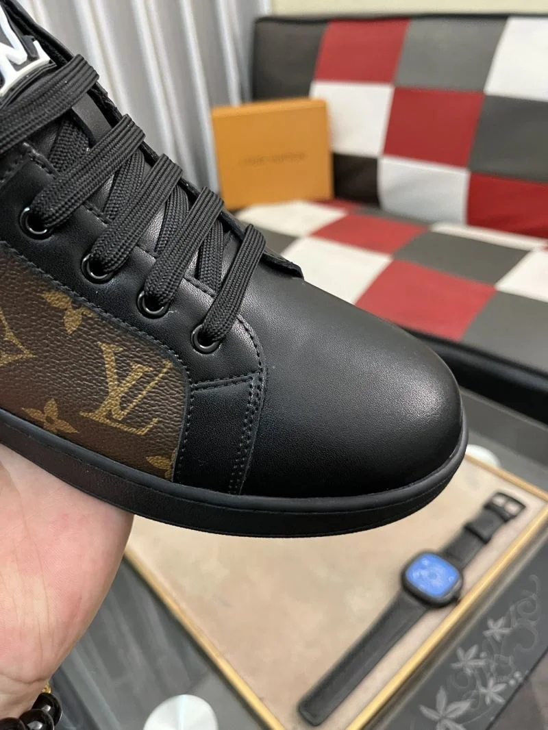 Louis Vuitton Low Shoes Fashionable 32883