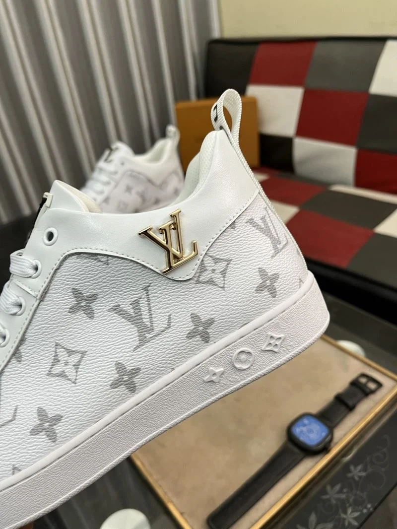 Louis Vuitton Low Shoes Stylish 32898
