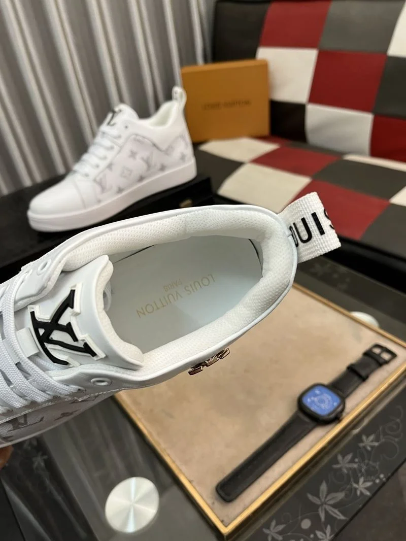 Louis Vuitton Low Shoes Stylish 32898