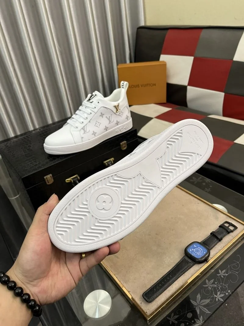 Louis Vuitton Low Shoes Stylish 32898