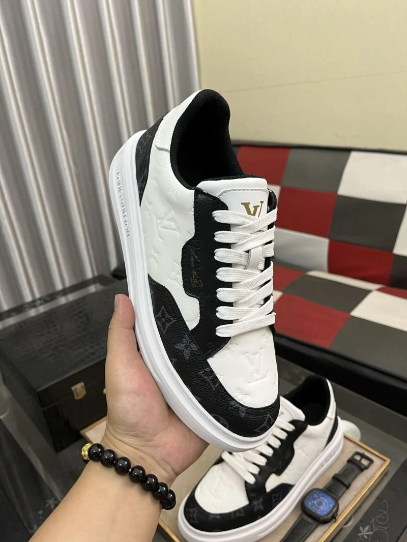 EyeCatching Louis Vuitton Low Shoes 32902