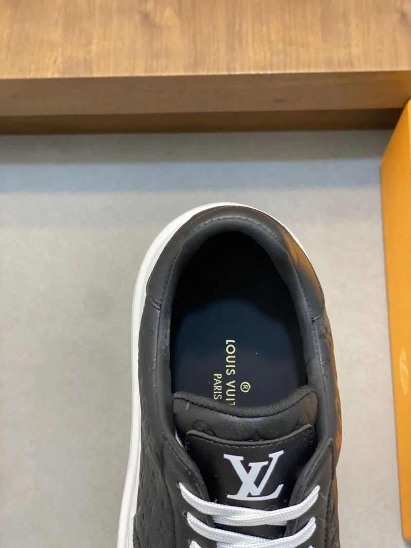 OnTrend Louis Vuitton Low Shoes 32889