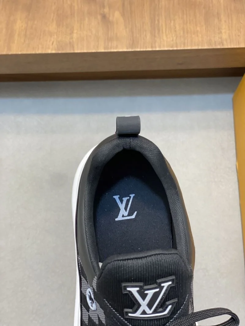 Breathable Louis Vuitton Low Shoes 32885