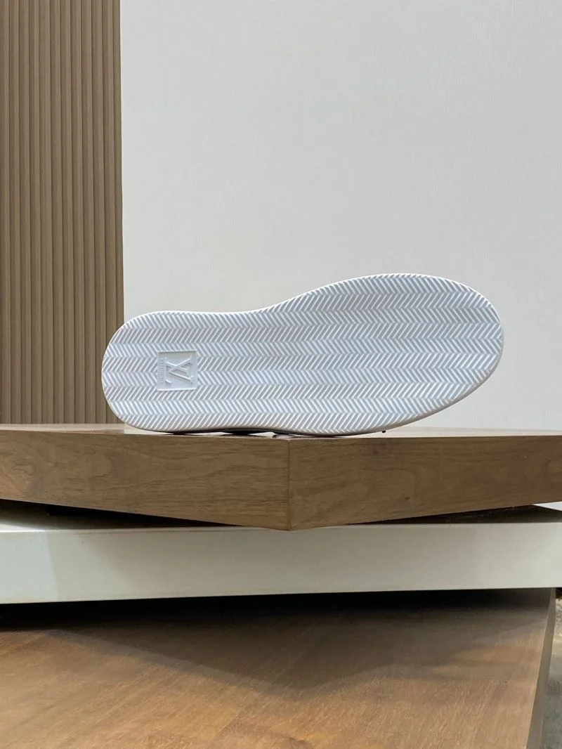Breathable Louis Vuitton Low Shoes 32885