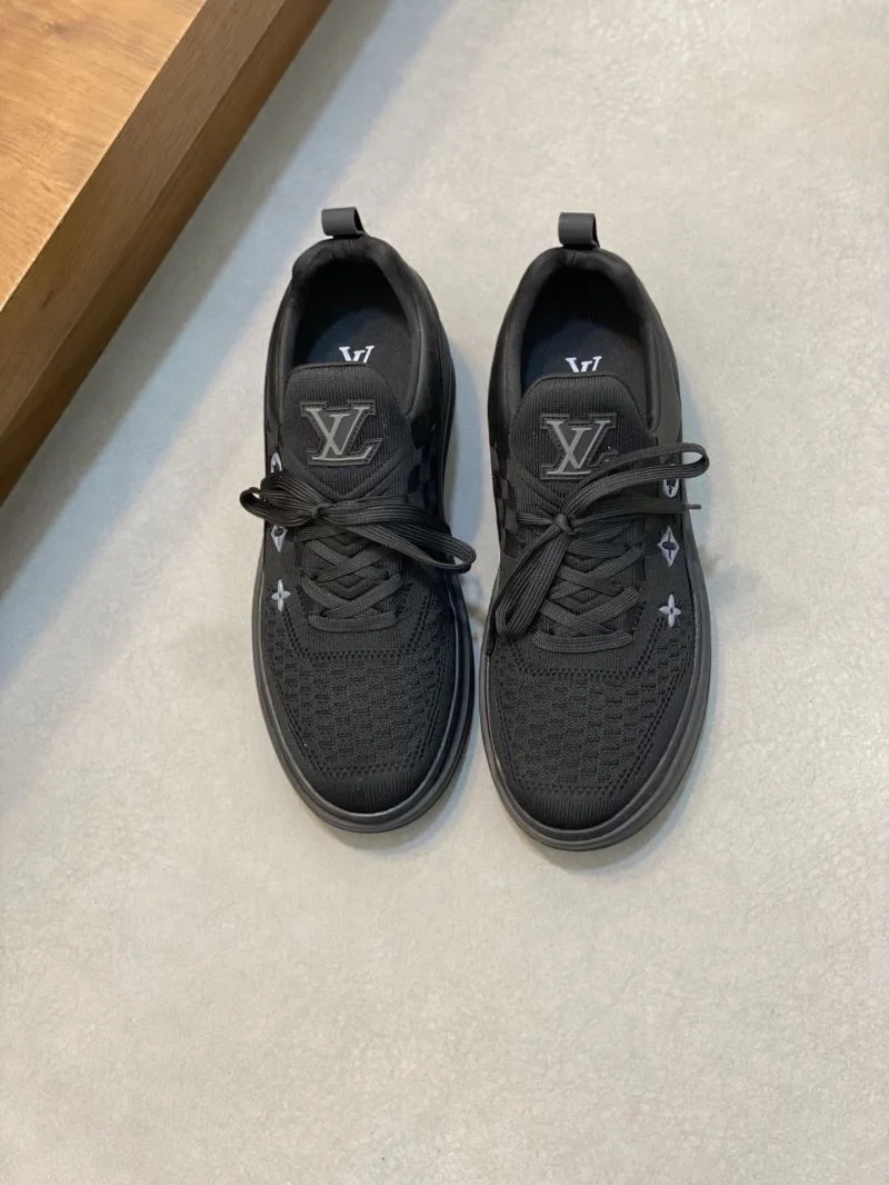 Sporty Louis Vuitton Low Shoes 32901