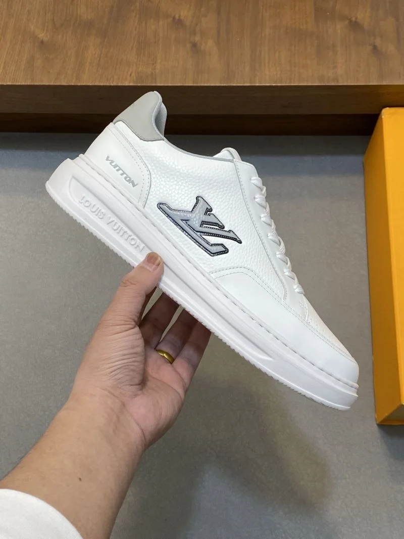 Durable Louis Vuitton Low Shoes 32873