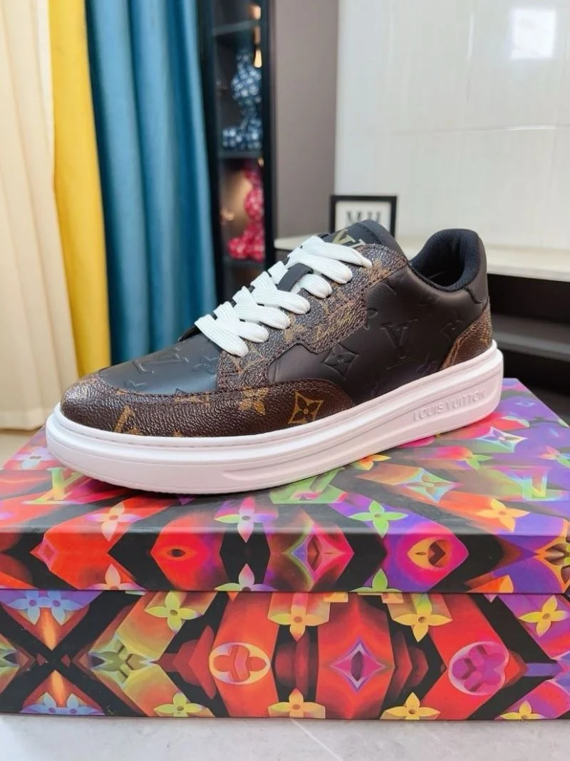 WaterResistant Louis Vuitton Low Shoes 32870