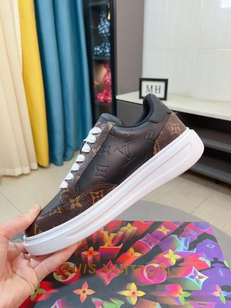 WaterResistant Louis Vuitton Low Shoes 32870
