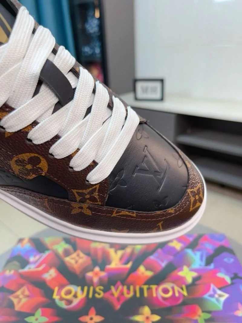 WaterResistant Louis Vuitton Low Shoes 32870