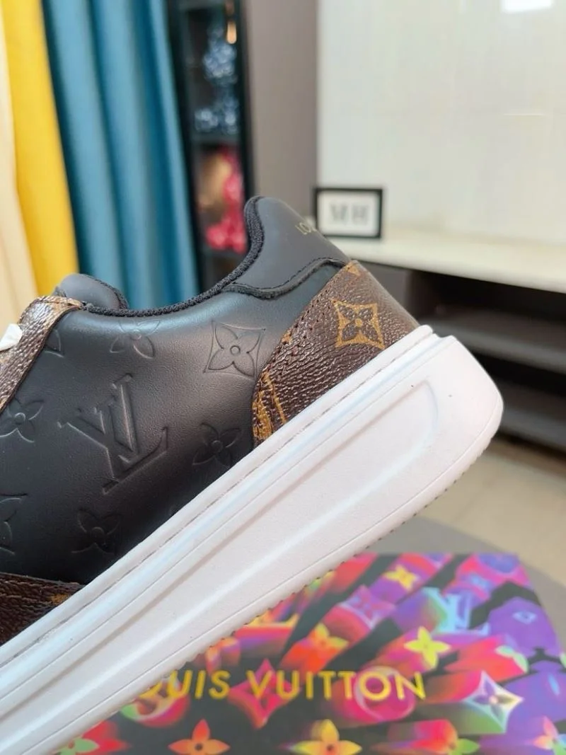 WaterResistant Louis Vuitton Low Shoes 32870
