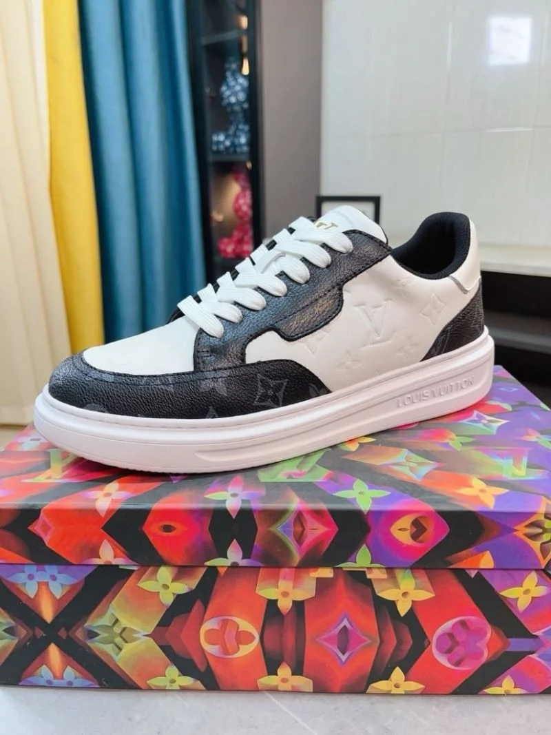 Flexible Louis Vuitton Low Shoes 32869