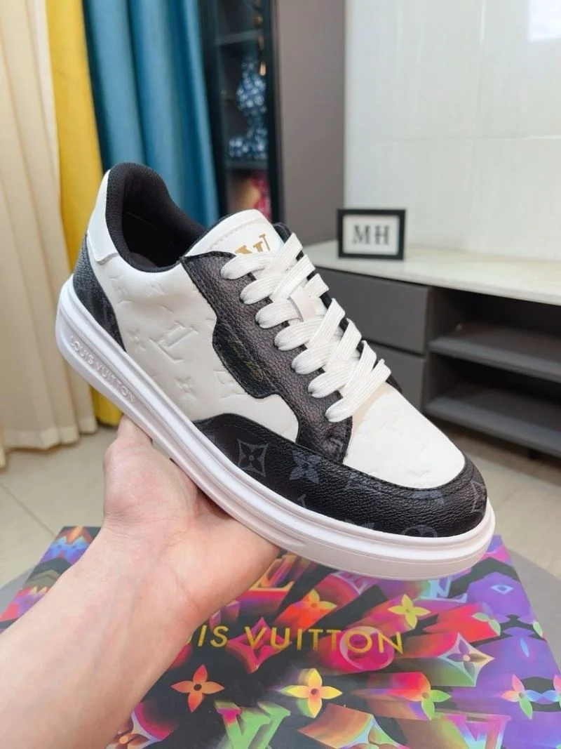Flexible Louis Vuitton Low Shoes 32869