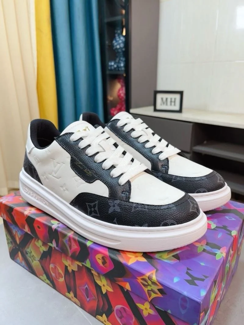Flexible Louis Vuitton Low Shoes 32869