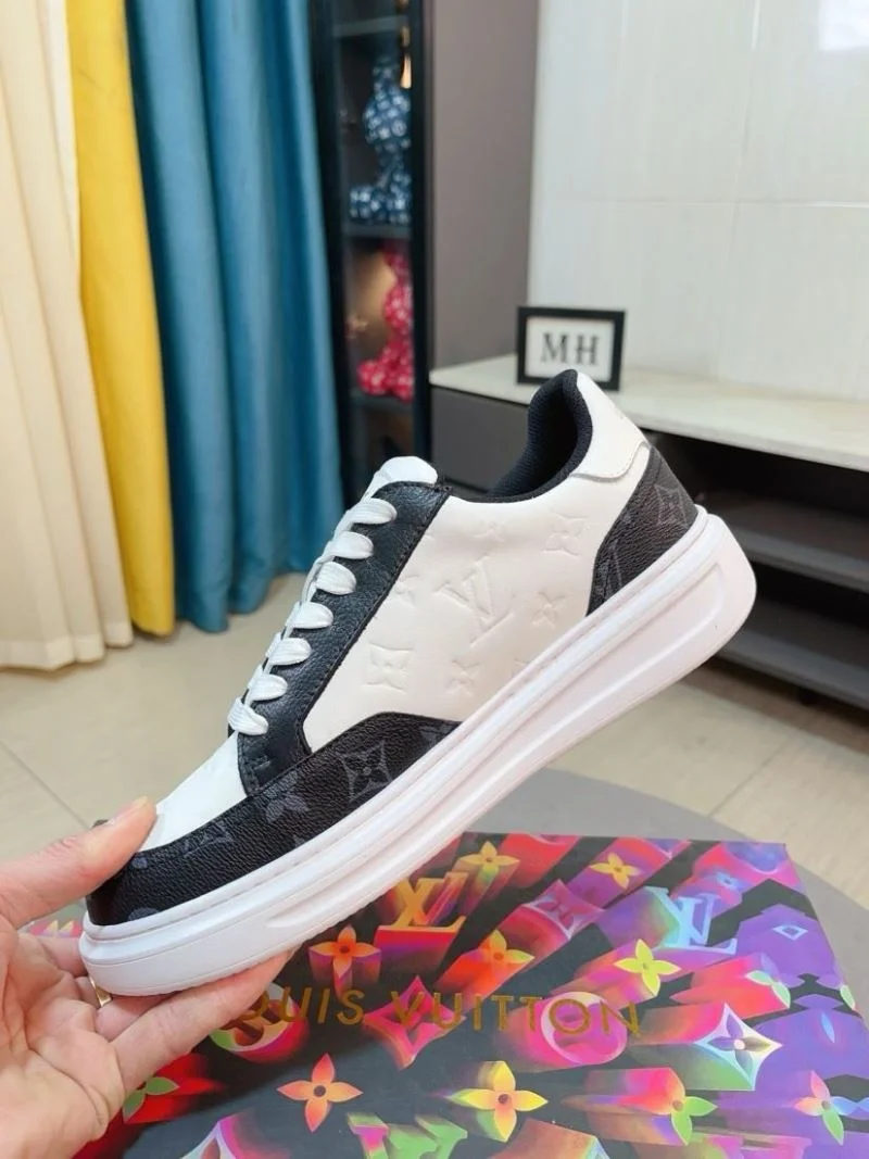 Flexible Louis Vuitton Low Shoes 32869