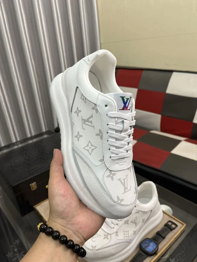 Modern Louis Vuitton Low Shoes 32855