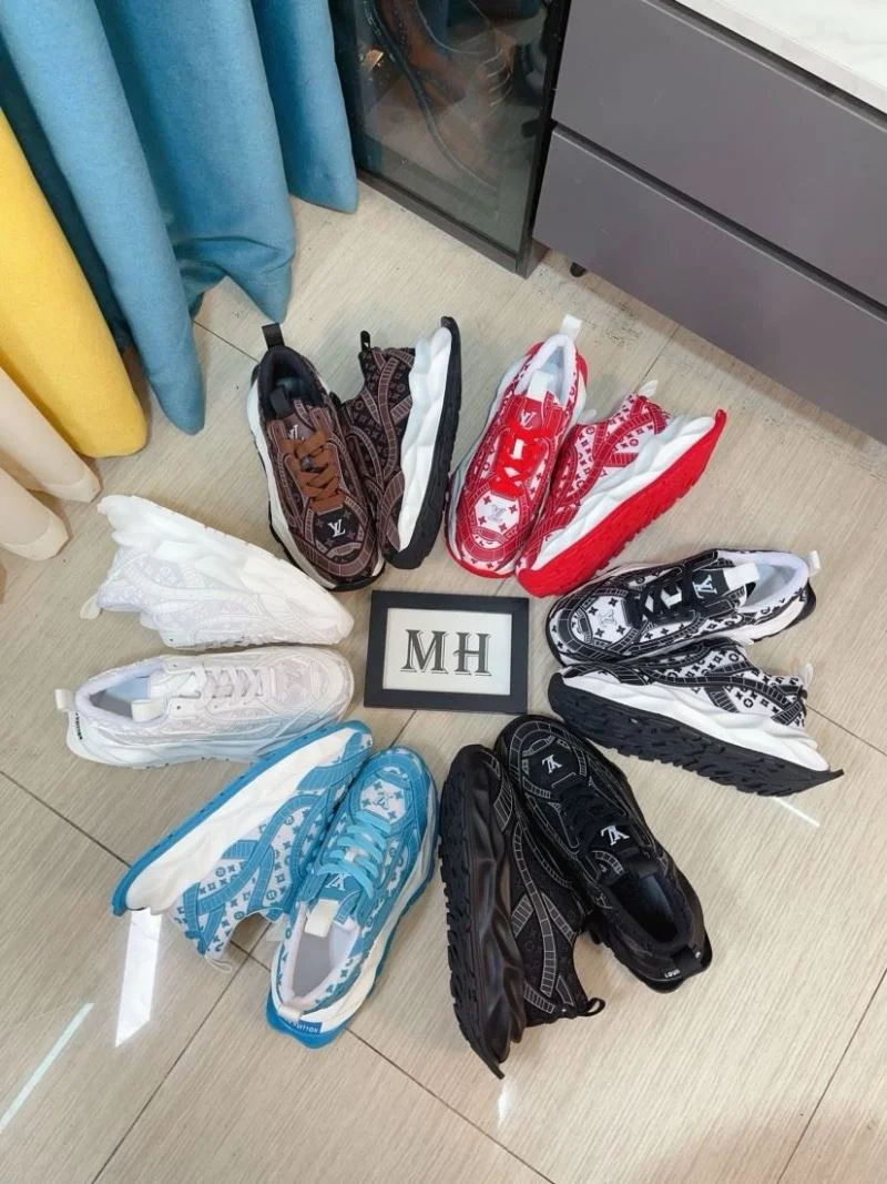 Functional Louis Vuitton Low Shoes 32841
