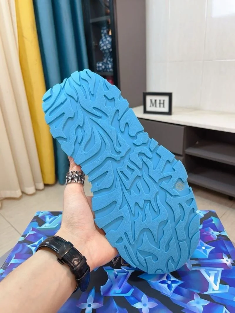 Functional Louis Vuitton Low Shoes 32841
