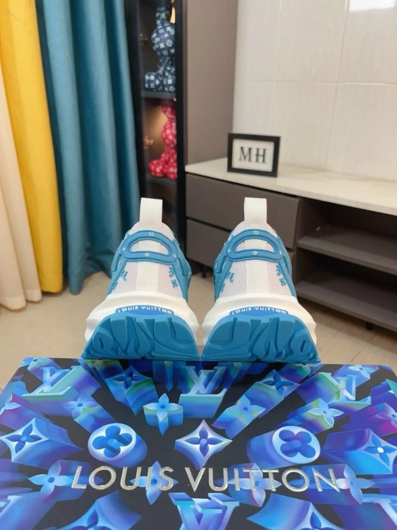 Functional Louis Vuitton Low Shoes 32841