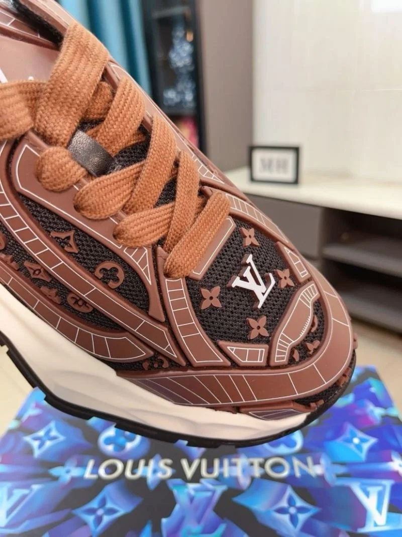 Elegant Louis Vuitton Low Shoes 32850