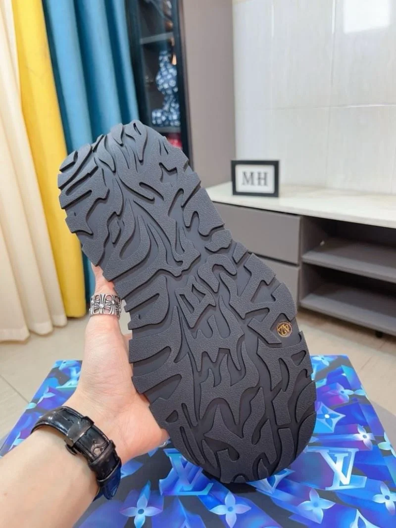 Louis Vuitton Low Shoes Practical 32852