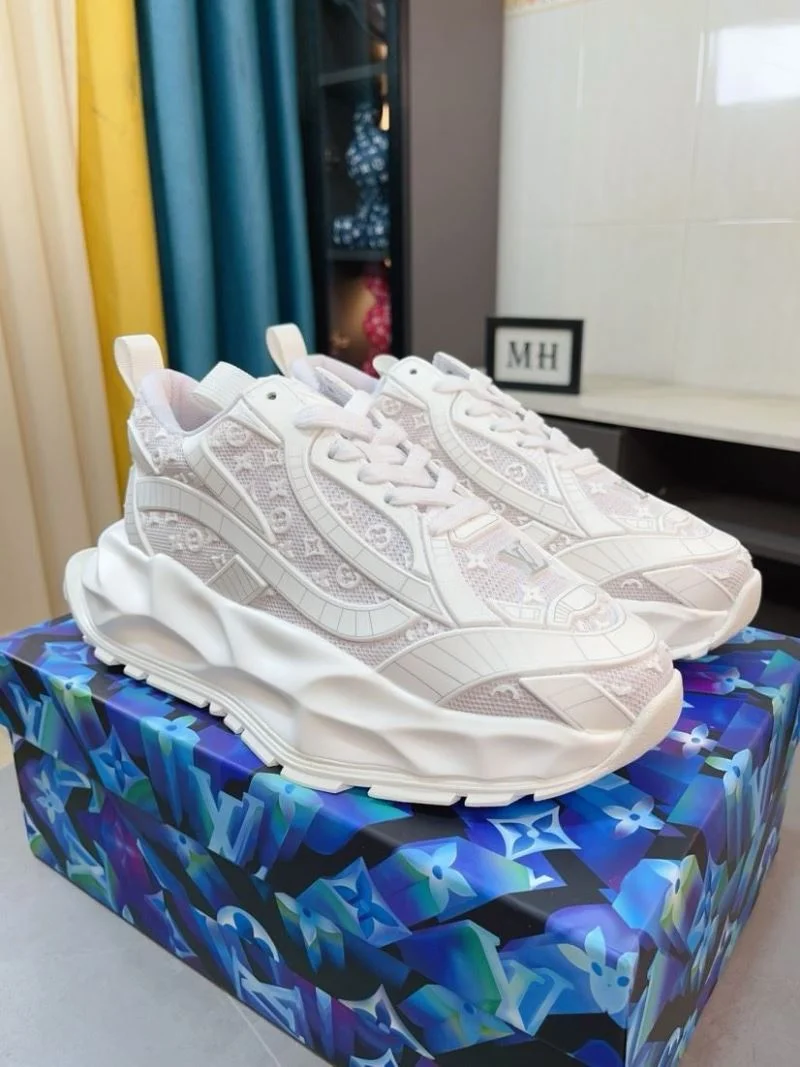 Louis Vuitton Low Shoes Durable 32857