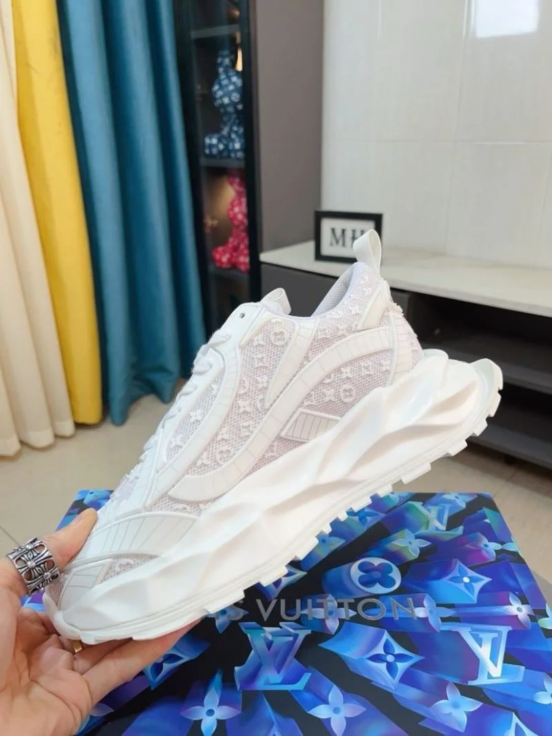 Louis Vuitton Low Shoes Durable 32857