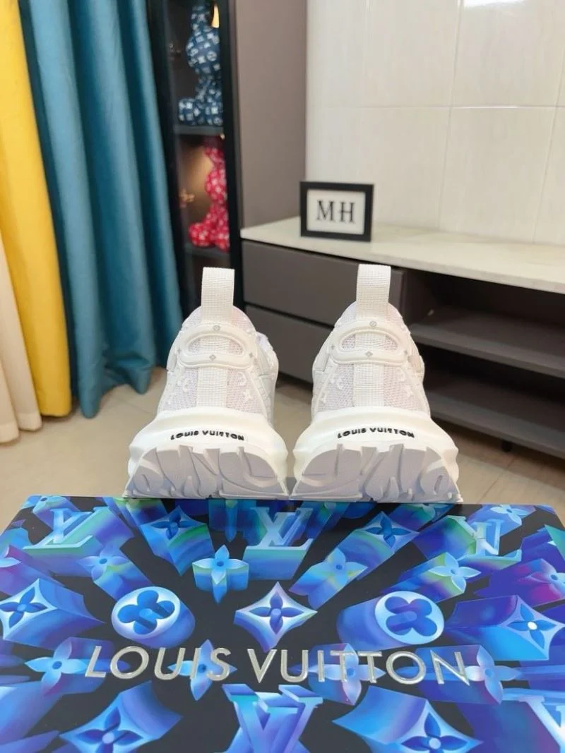 Louis Vuitton Low Shoes Durable 32857