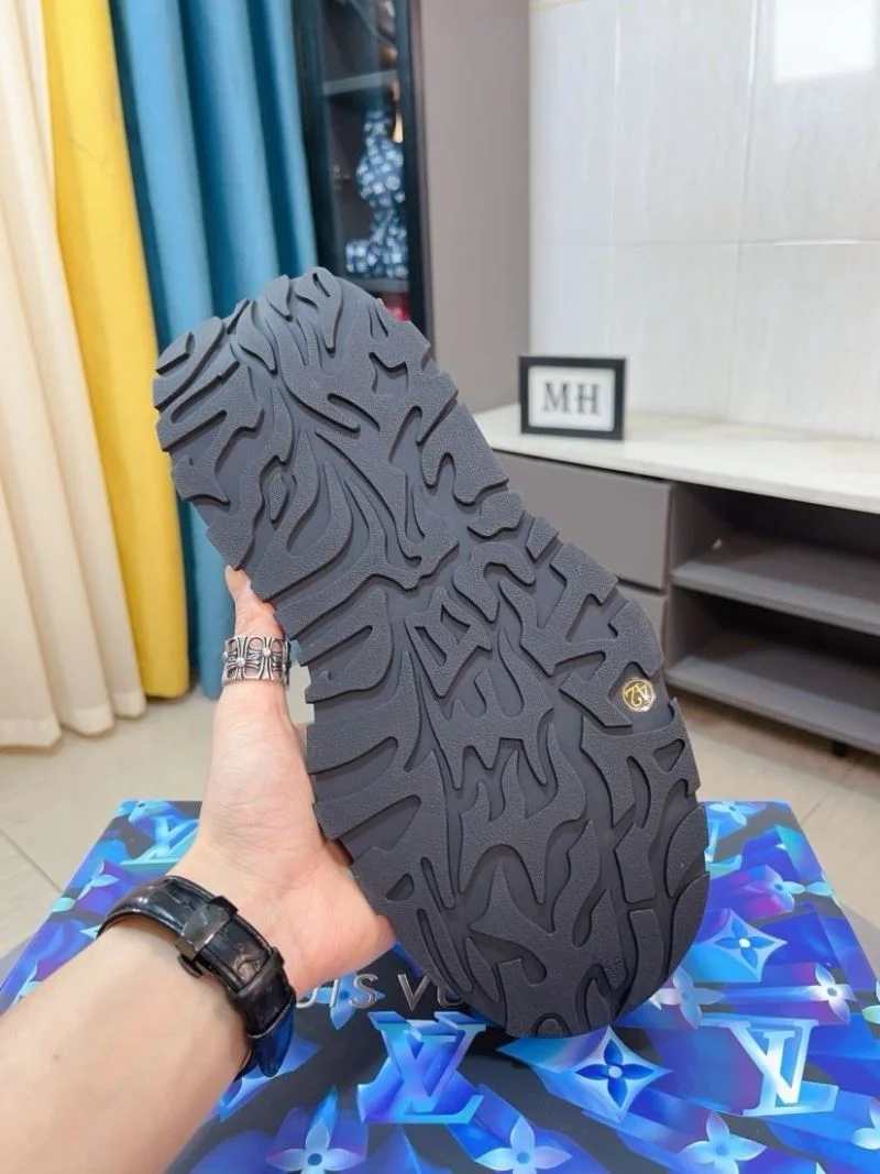 Breathable Louis Vuitton Low Shoes 32851