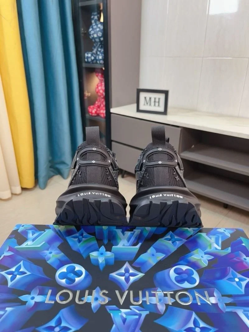 Breathable Louis Vuitton Low Shoes 32851