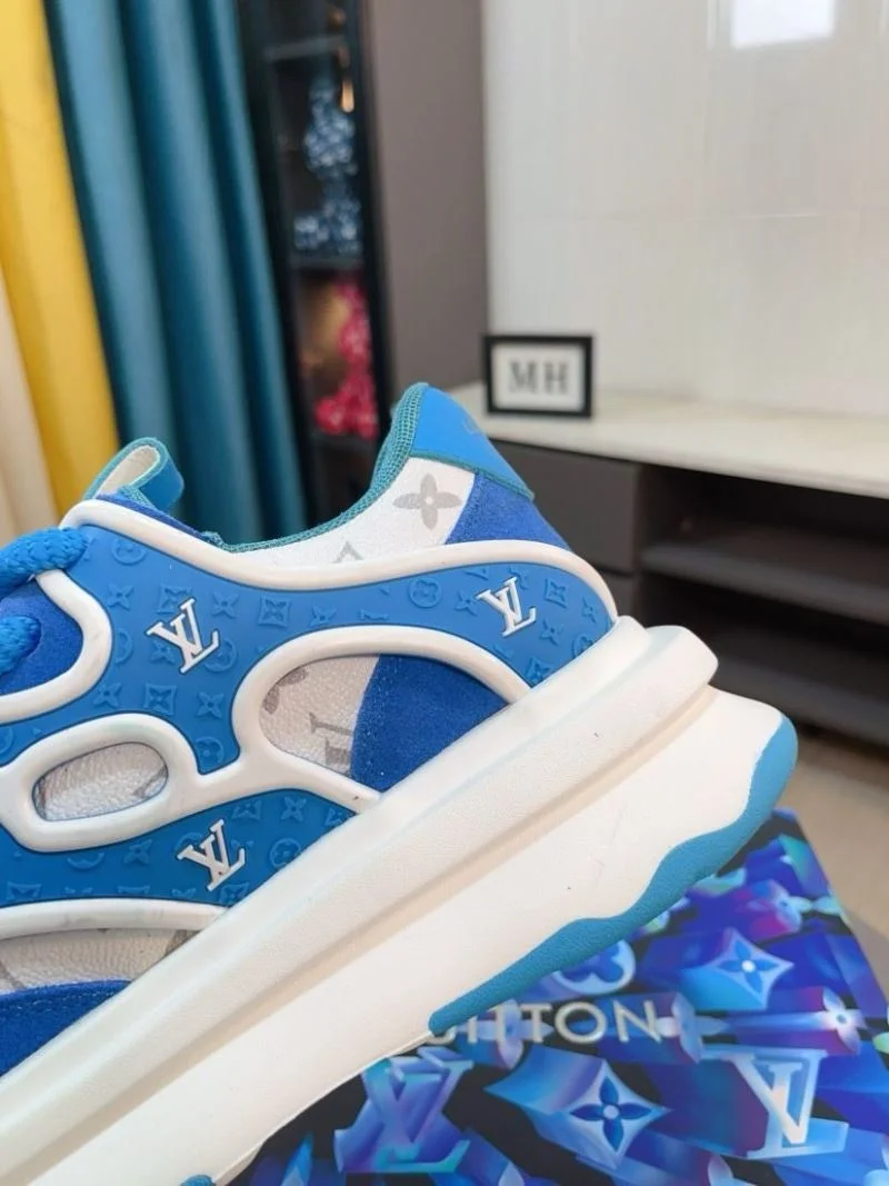 Louis Vuitton Low Shoes OnTrend 32859