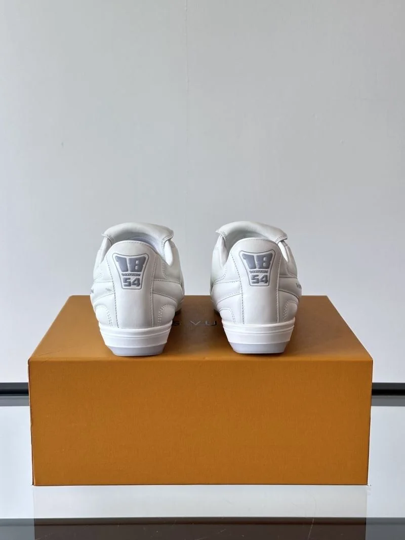 Louis Vuitton Low Shoes Sporty 32863