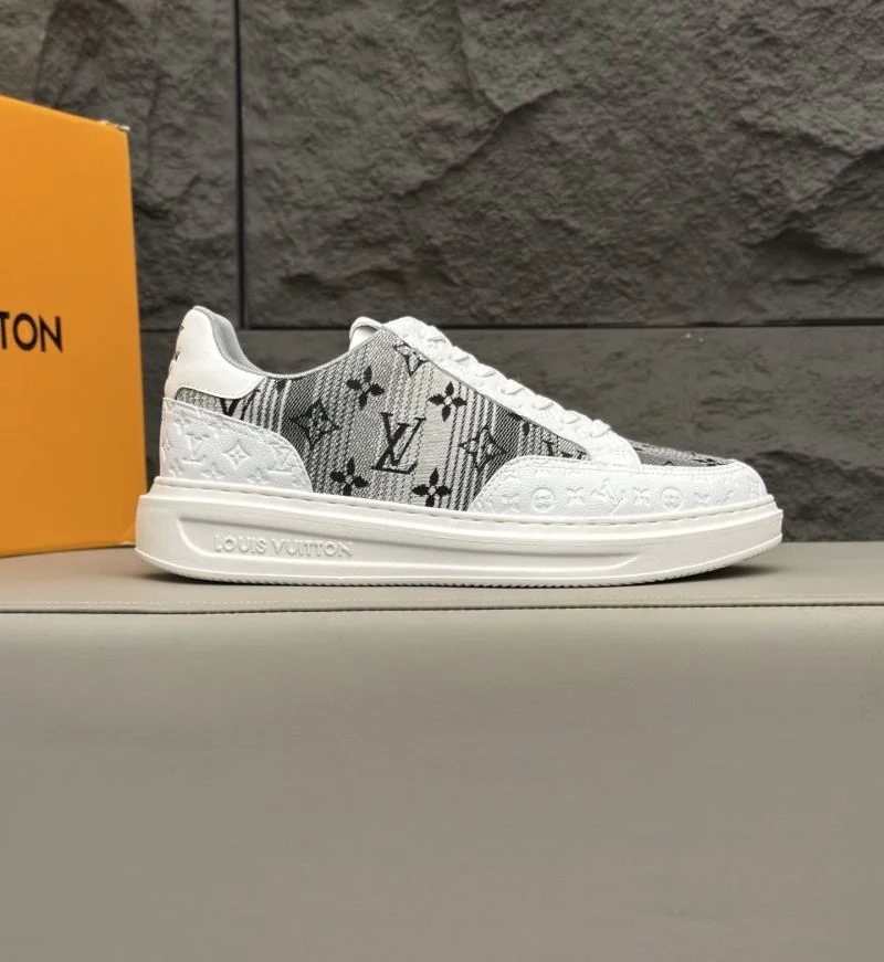 Louis Vuitton Low Shoes WaterResistant 32853