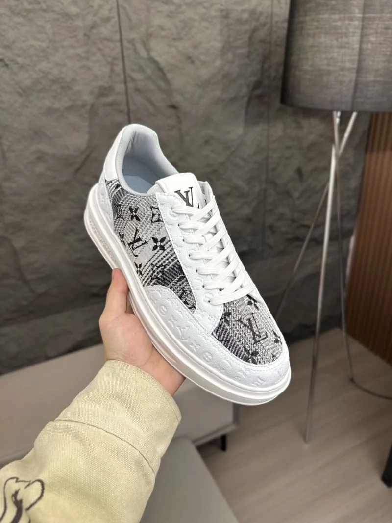 Louis Vuitton Low Shoes WaterResistant 32853