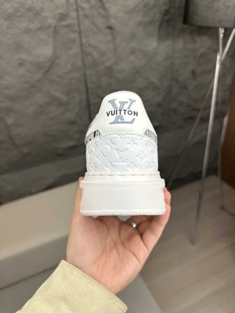 Louis Vuitton Low Shoes WaterResistant 32853