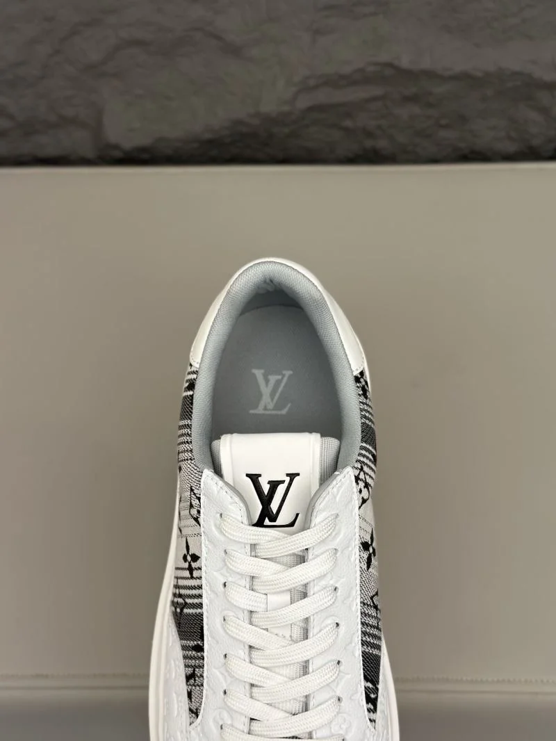 Louis Vuitton Low Shoes WaterResistant 32853