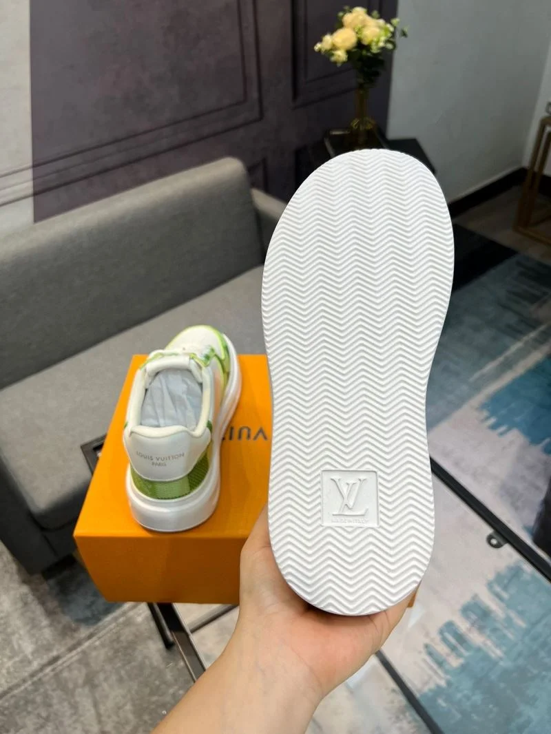 Comfortable Louis Vuitton Low Shoes 32833