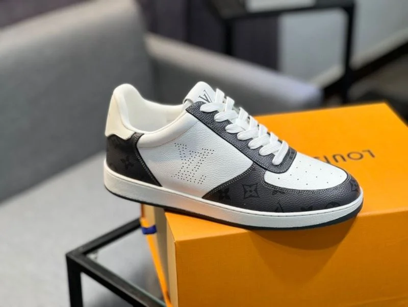 Louis Vuitton Low Shoes Versatile 32804