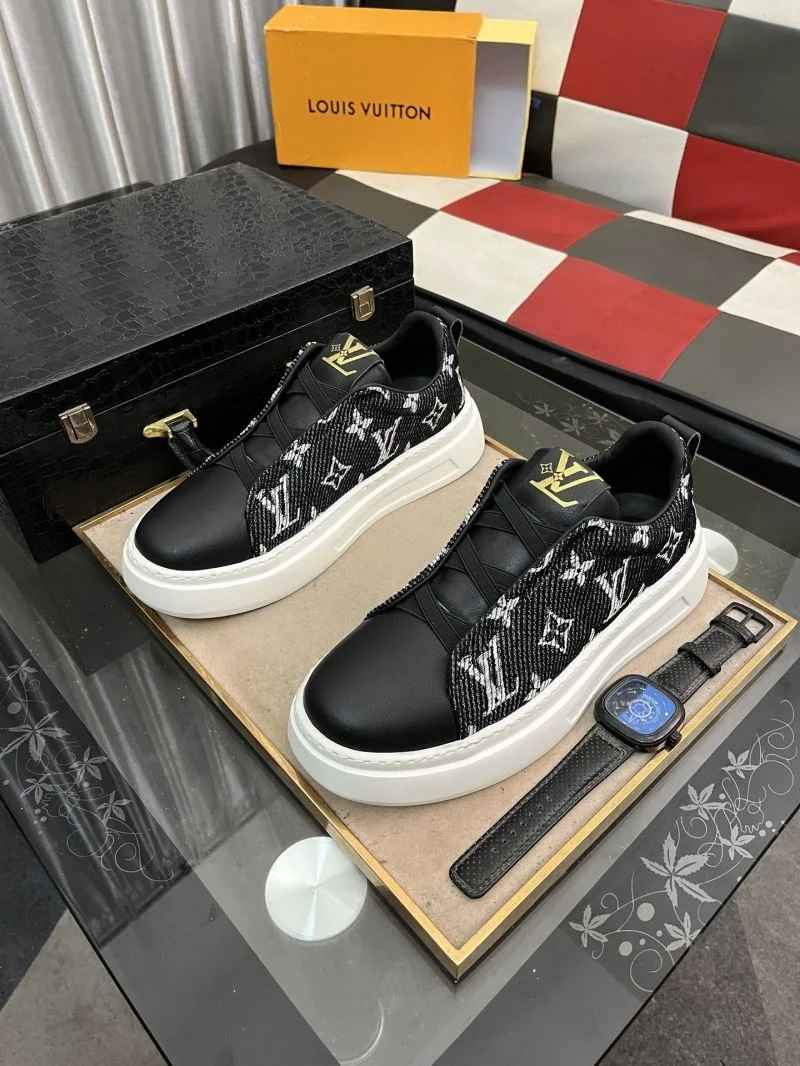 Louis Vuitton Low Shoes Sporty 32802