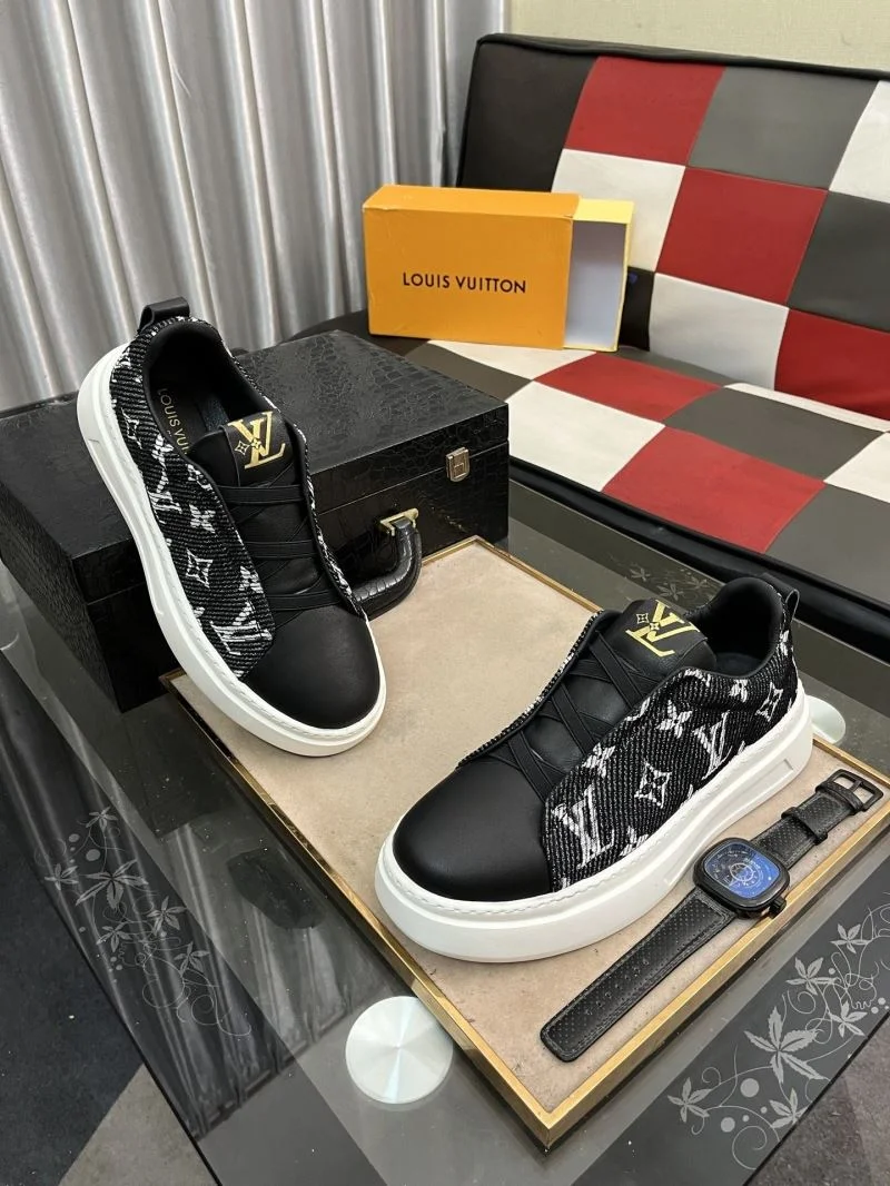 Louis Vuitton Low Shoes Sporty 32802